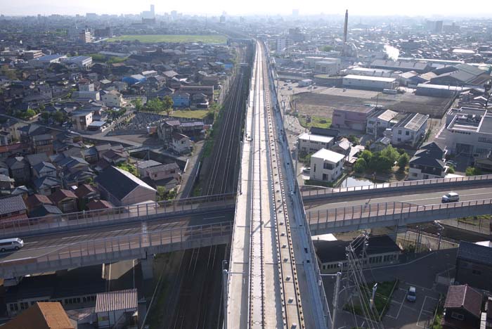 北陸新幹線（西金沢高架橋）